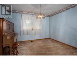832 VICTORIA ROAD S - 4
