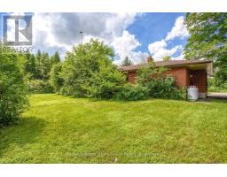 832 VICTORIA ROAD S - 40