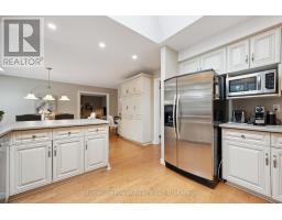 8 ROBIN ROAD - 20