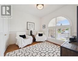 8 ROBIN ROAD - 8
