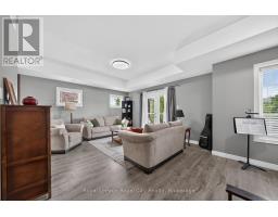 30 - 39 KAY CRESCENT - 13