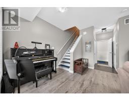 30 - 39 KAY CRESCENT - 29