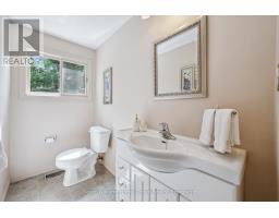 44 SHERWOOD DRIVE - 22