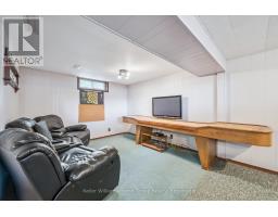 44 SHERWOOD DRIVE - 32