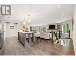14 BROOKHAVEN COURT - 21