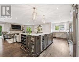 14 BROOKHAVEN COURT - 22