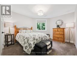14 BROOKHAVEN COURT - 30