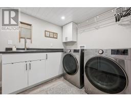 14 BROOKHAVEN COURT - 32