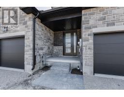 27 HALLS DRIVE - 5