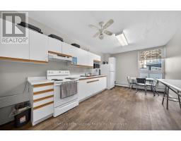 512 - 19 WOODLAWN ROAD E - 41