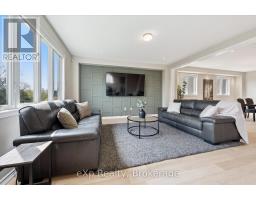 201 MCFARLANE CRESCENT - 10