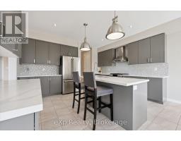 201 MCFARLANE CRESCENT - 15