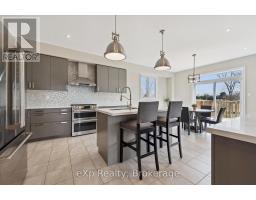 201 MCFARLANE CRESCENT - 16