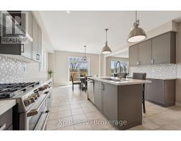 201 MCFARLANE CRESCENT - 18