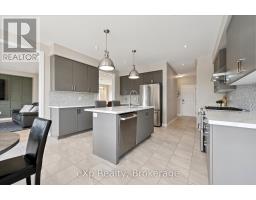 201 MCFARLANE CRESCENT - 23