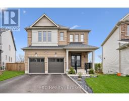 201 MCFARLANE CRESCENT - 3