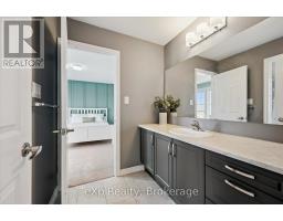 201 MCFARLANE CRESCENT - 31