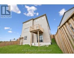 201 MCFARLANE CRESCENT - 46