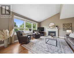 37 MUNROE CRESCENT - 10