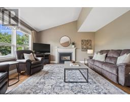 37 MUNROE CRESCENT - 12
