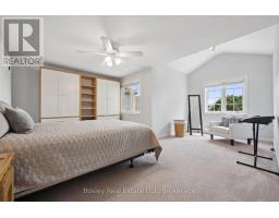 37 MUNROE CRESCENT - 25