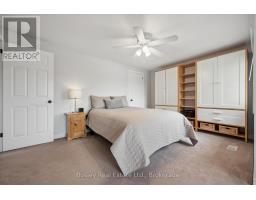 37 MUNROE CRESCENT - 26