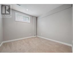 37 MUNROE CRESCENT - 30