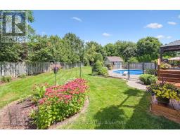 37 MUNROE CRESCENT - 35