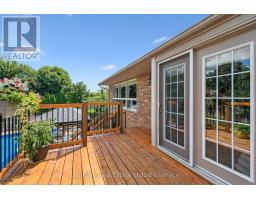 37 MUNROE CRESCENT - 44