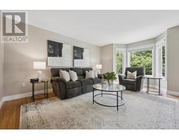 37 MUNROE CRESCENT - 9