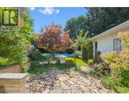 21 GLADSTONE AVENUE - 43