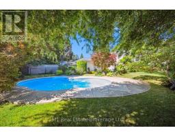 21 GLADSTONE AVENUE - 45