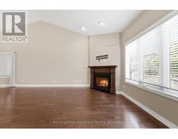 18 - 518 BLUE JAY DRIVE - 14
