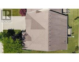 18 - 518 BLUE JAY DRIVE - 42