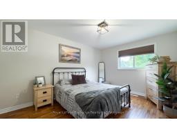 29 ANNE MARIE CRESCENT - 32