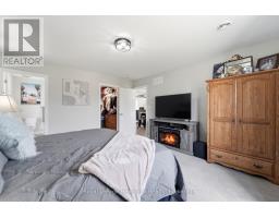237 LAKE BREEZE DRIVE - 17