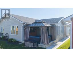 237 LAKE BREEZE DRIVE - 33