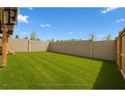 3 QUEENSBROOK CRESCENT - 32