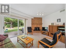 8 MOLLISON COURT - 15