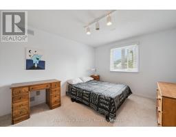 8 MOLLISON COURT - 18