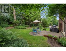 8 MOLLISON COURT - 23