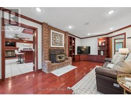 32 SUNSET DRIVE - 13