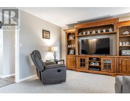 6 HILLSIDE COURT - 17