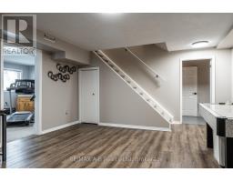 6 HILLSIDE COURT - 31