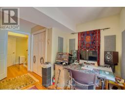 76 EVERETT ROAD - 26