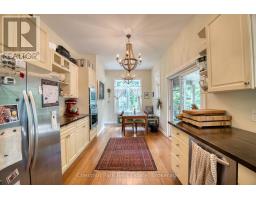 76 EVERETT ROAD - 8