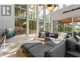 43 HOUSTON LANE - 17