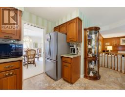 106 THORNDALE PLACE - 13