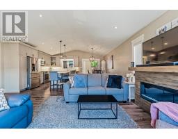 215 DJAY CRESCENT - 10