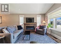 215 DJAY CRESCENT - 8